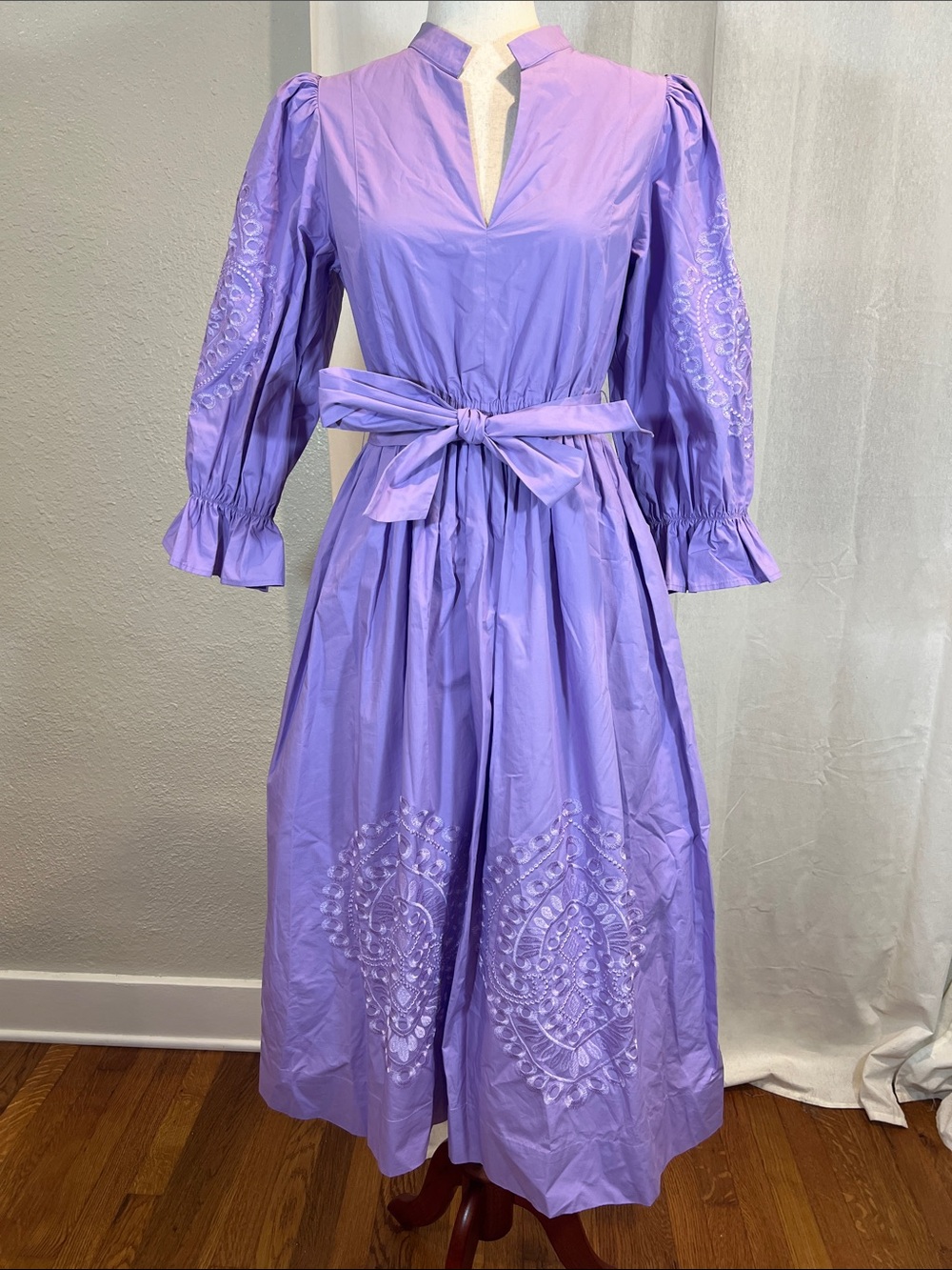Hyacinth House Lavender Embroidery Dowling Midi Dress with Waist Tie. Sz S. NWOT